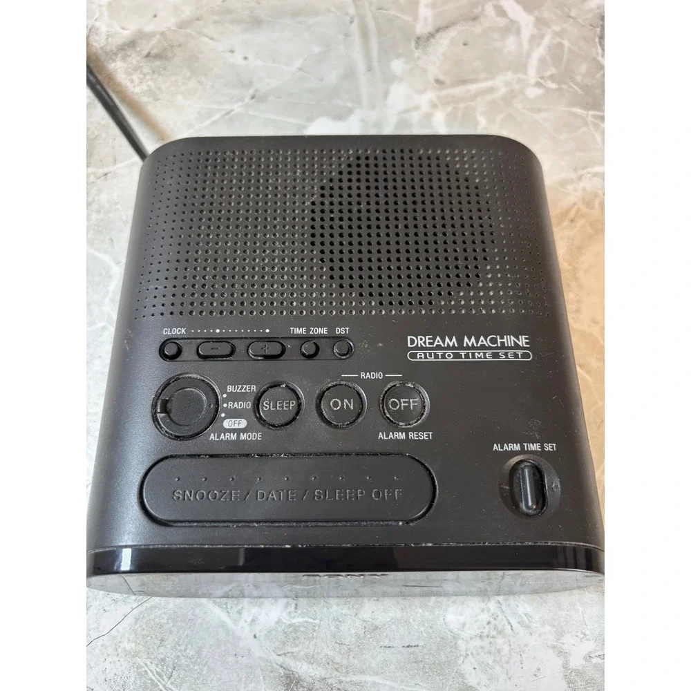 Sony Dream Machine AM/FM Alarm Clock Radio Auto Time Set Black ICF-C218‎